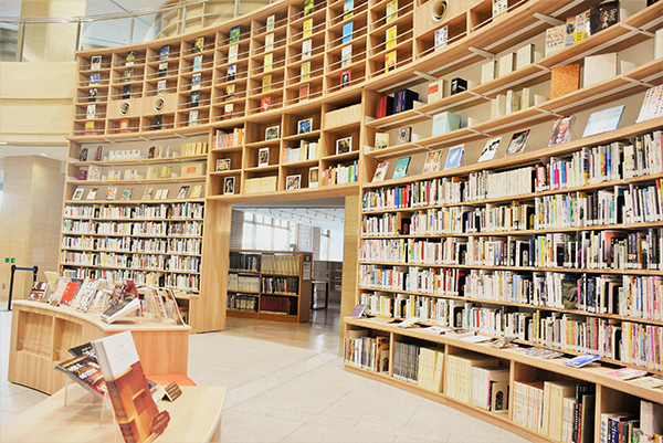 山形県立図書館　～２月１日にリニューアルオープンしました！～